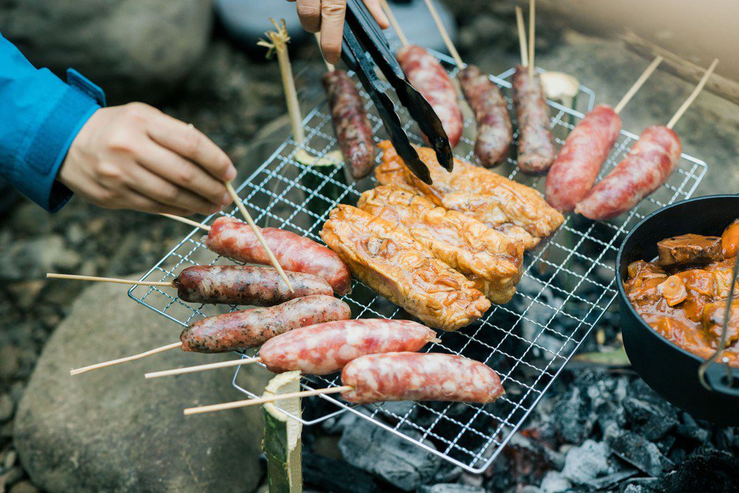坪林溫體豬香腸，很適合外帶露營野餐加菜。圖｜新北市文化局