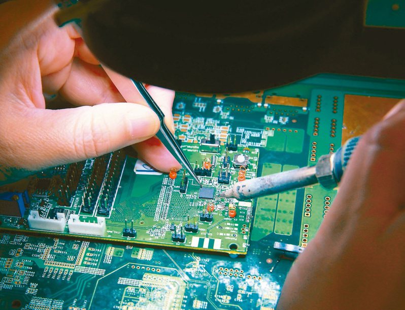 晶合集成目前代工的主要產品為面板顯示驅動晶片（DDIC），廣泛應用於顯示螢幕、NB、手機、智慧穿戴設備等。圖／聯合報系資料照片