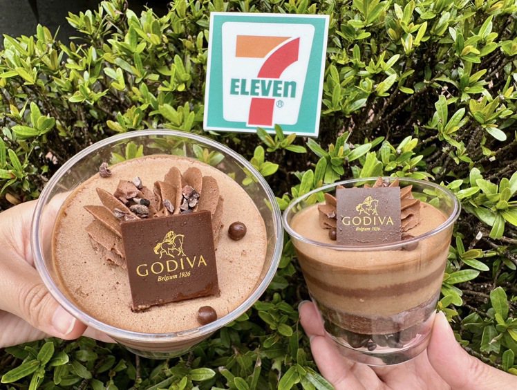 7-ELEVEN與GODIVA攜手推出「GODIVA醇黑巧克力慕斯蛋糕」，即日起...