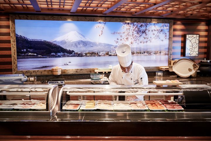 ▲最具日式風情的鑽石公主號上提供新鮮現做餐點的Kai海壽司餐廳（Kai Sushi）更是賓客絕不能錯過的美食饗宴。　圖：公主遊輪／提供