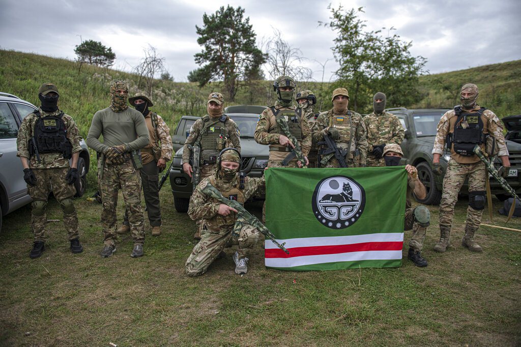 來自北高加索俄羅斯車臣共和國的武裝分子，其中親基輔的志願者忠於已故車臣領導人焦哈爾．杜達耶夫。 圖／美聯社
