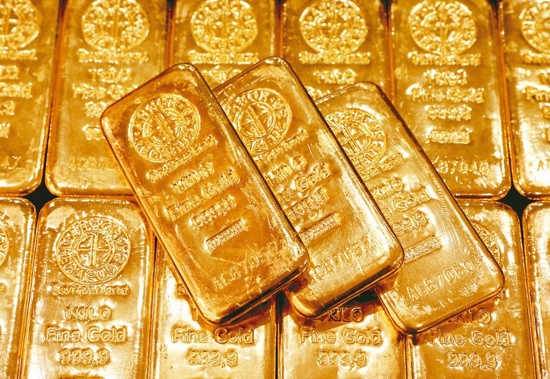 各國央行上季添購228公噸黃金，創同期新高。（路透）
