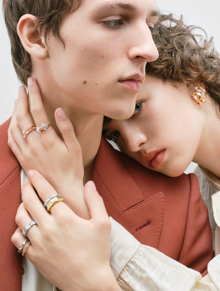 古馳發表全新GUCCI Link to Love形象視覺，展現出情誼、盟誓與風格的連結。圖／GUCCI提供