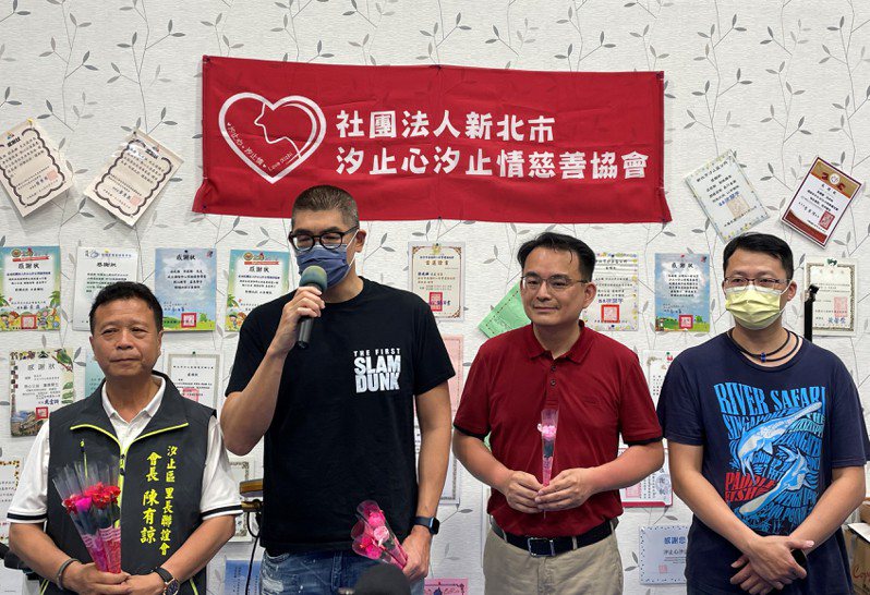 國民黨副主席連勝文（左二）今天說，不管用什麼話術都無法掩飾賴清德主張台獨，會把台灣帶入危險狀態的事實。圖／簡榮宗團隊提供