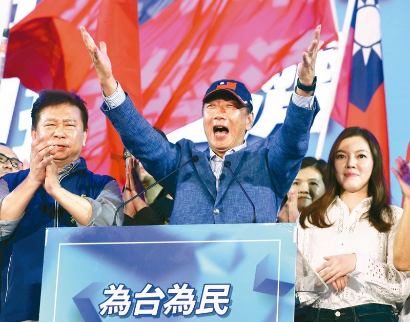 爭取國民黨徵召參選總統的鴻海創辦人郭台銘 ，昨晚在高雄鳳山舉辦首場造勢活動，他說，這是他人生中第一場造勢。圖／聯合報系資料照片