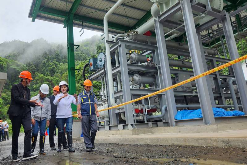 宜蘭仁澤電廠預計下個月可以發電試運轉，縣長林姿妙今天前往了解工程進度。圖／縣府提供