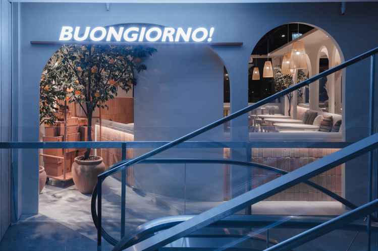 門口「Buongiorno」的歡迎詞，以義大利文的日安，感受貳樓帶給用餐旅客最熱...