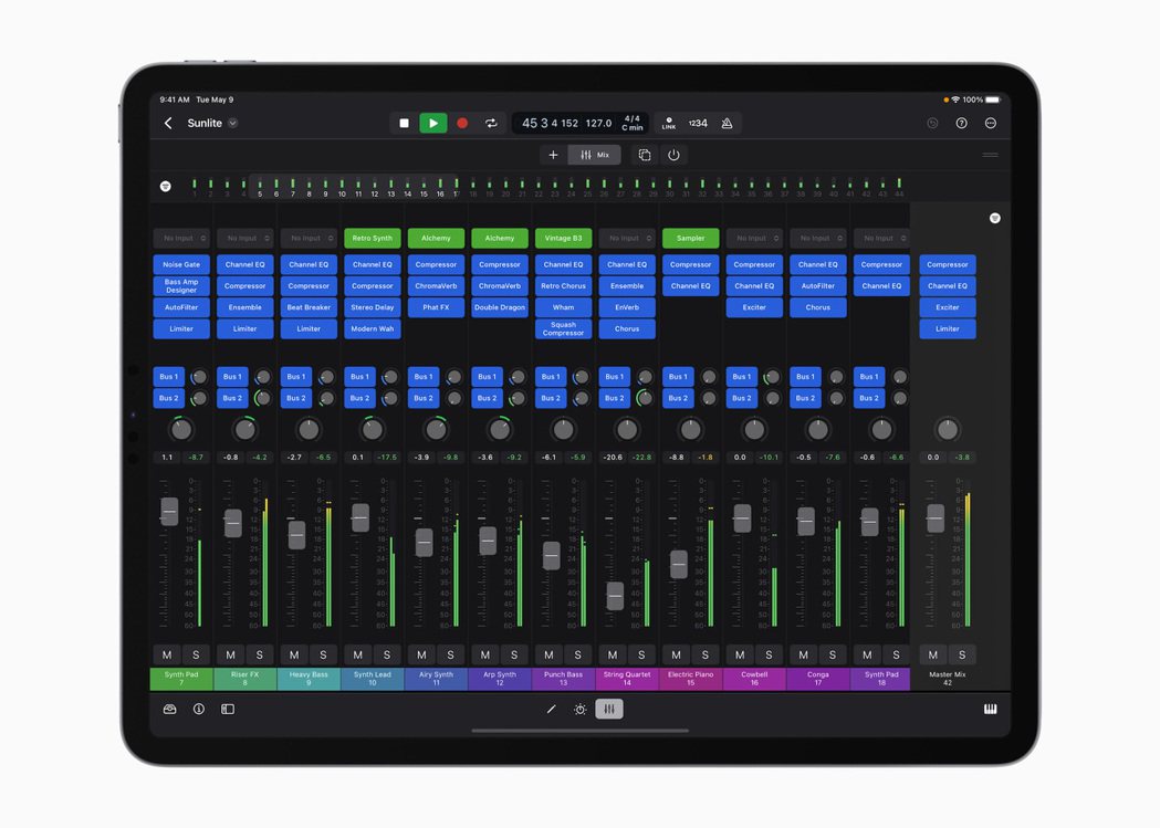 功能齊全的混音器讓使用僅透過 iPad 就能創作專業混音。圖｜Apple