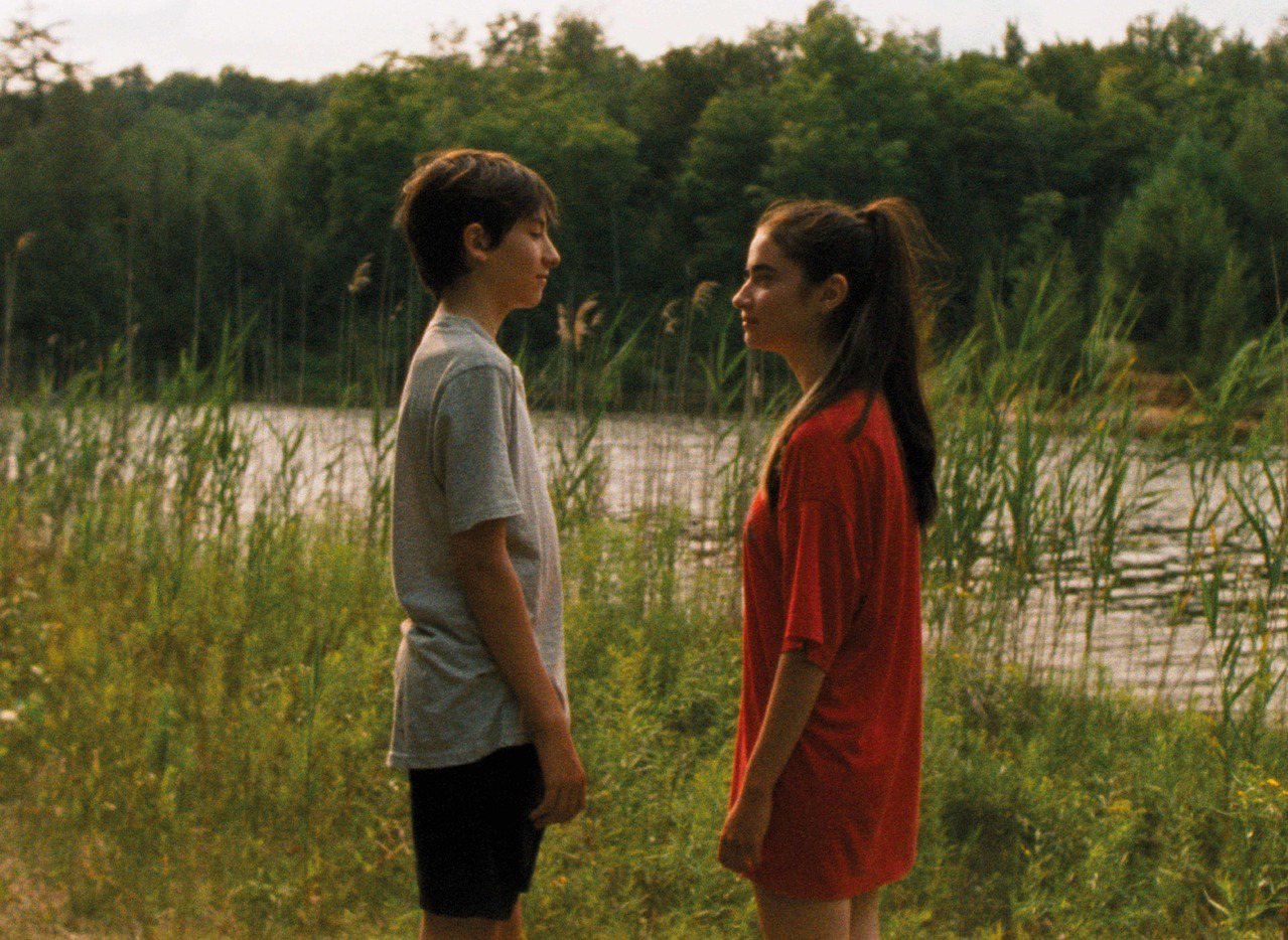改編法國圖像小說的《湖畔泡影》描述一段少男少女的夏日湖畔情事。圖/台北電影節提供