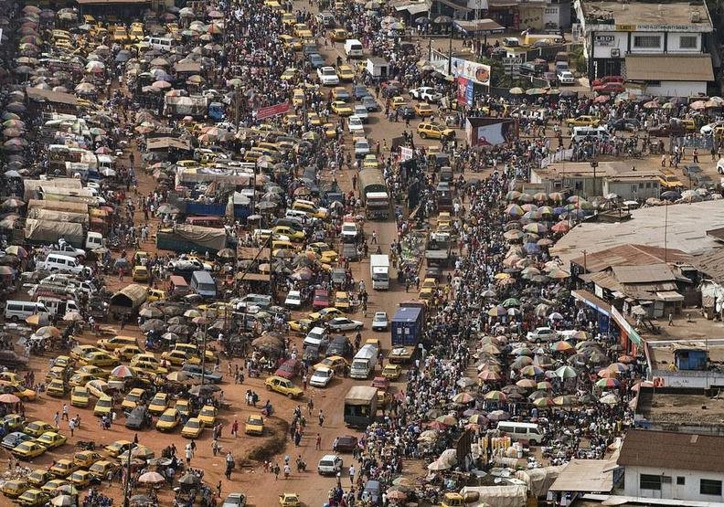 許多中低收入國家交通狀況非常不好，意外也經常發生，圖為賴比瑞亞。UN