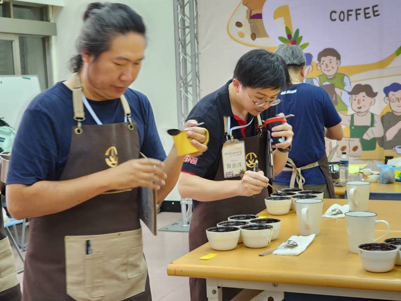 台南市精品咖啡評鑑今天成績出爐，咖啡生豆品質更比往年提升。圖／台南市政府農業局提供