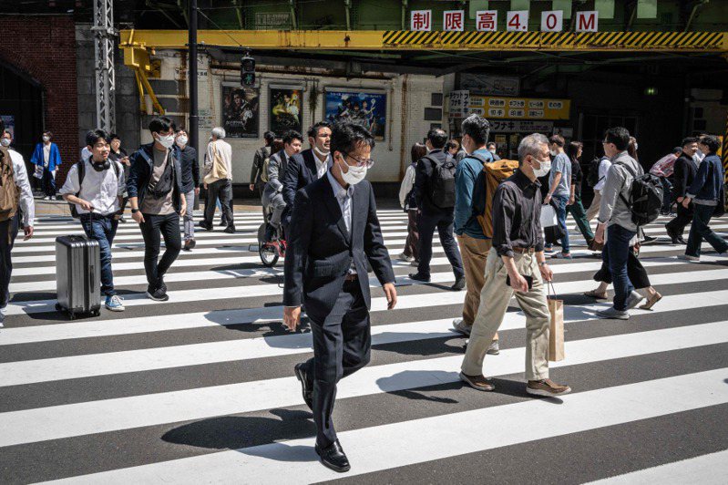 日本5月的黃金周連假剛過，恢復上班感到身心適應不良的上班族增加，代客辭職的生意特別好。非新聞當事人。法新社