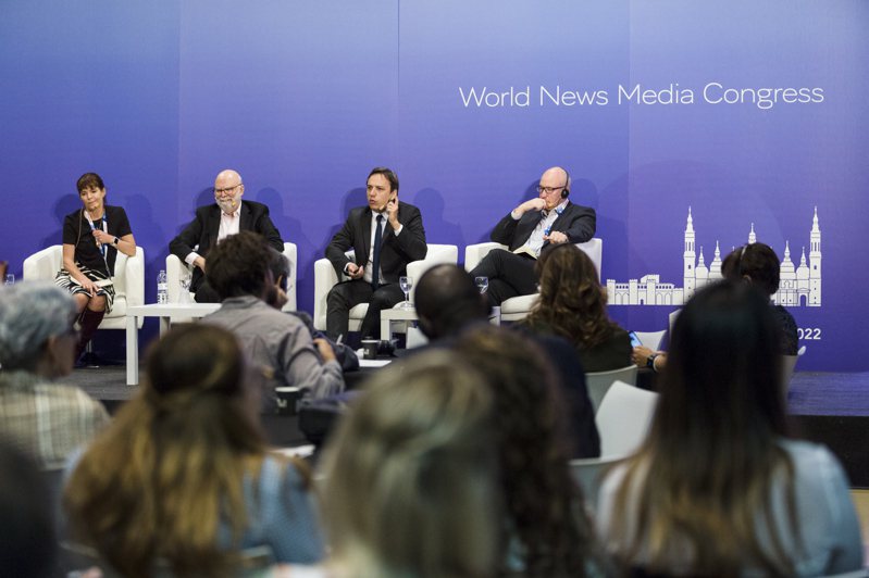 2023世界新聞媒體年會6月底在台北登場，將有超過600位來自全球80多國的媒體領袖來台與會，共同探討媒體未來發展，以及從各國媒體視角，關注兩岸議題與地緣政治。圖為去年在西班牙舉辦的2022世界新聞媒體年會。圖／WAN-IFRA提供