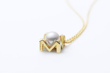 品牌經典的珠寶系列Mikimoto M Collection。圖／MIKIMOTO提供