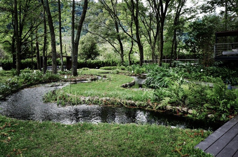 「磐興寬境」2,035坪基地保留1,536坪做為綠化庭園。磐興建設提供