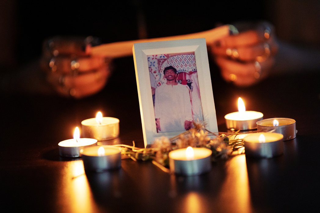 新加坡「大麻死囚」譚加拉朱被處死後的燭光紀念會。 圖／歐新社