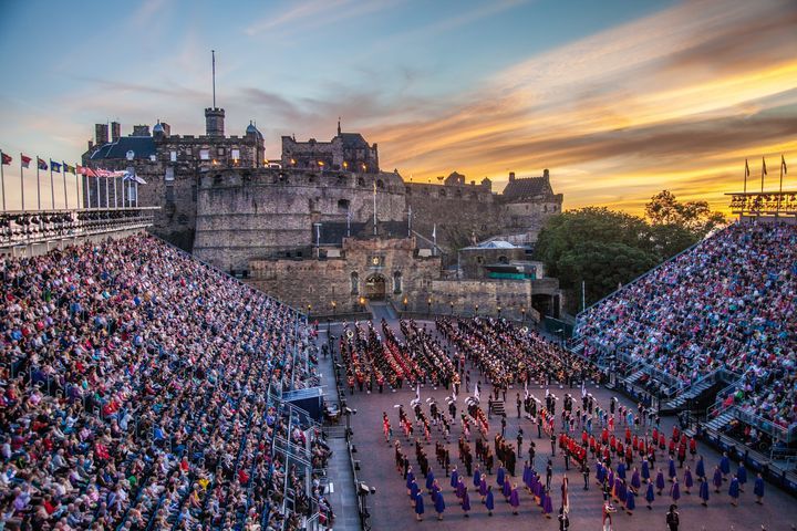 愛丁堡軍樂節是英國年度盛事，整齊劃一的樂隊及氣勢磅礡的樂聲十分壯觀。　圖：shutterstock／來源
