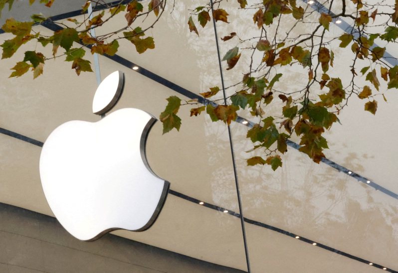 美司法部起訴一名蘋果前員工，理由是他涉嫌竊取自動系統技術後逃往中國大陸。路透
