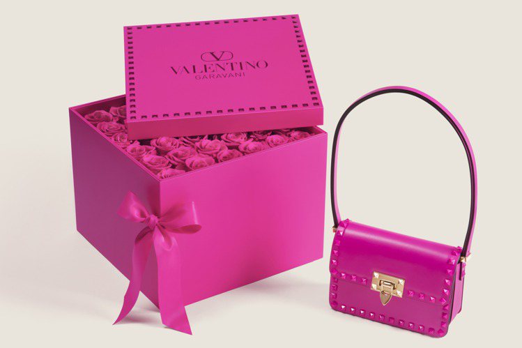 VALENTINO 520粉愛限量花盒。圖／范倫鐵諾提供