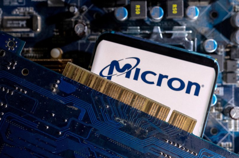 知情人士透露，美光（Micron）將獲得日本政府補助約2,000億日圓（15億美元），生產下一代晶片。路透