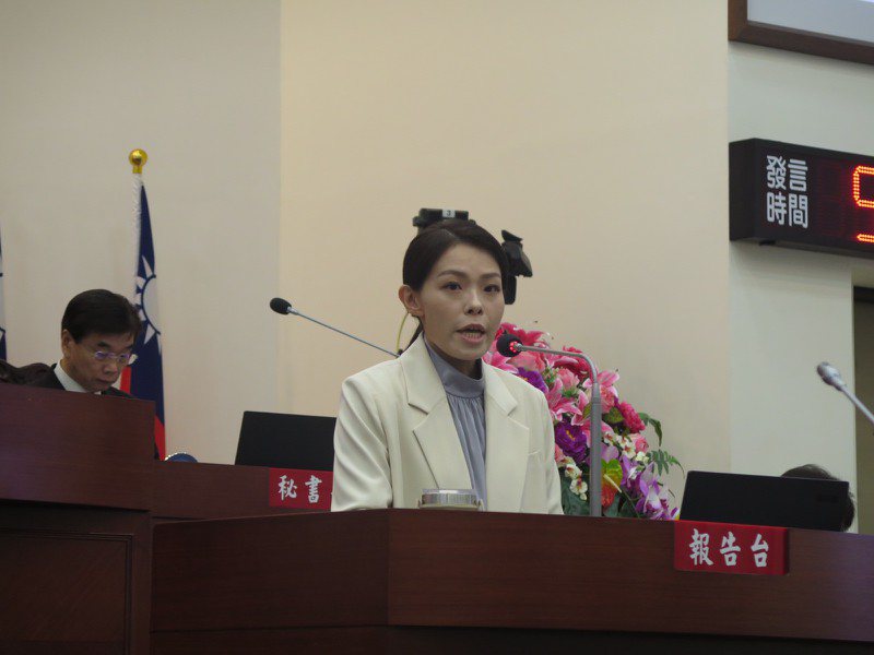 新竹市長高虹安昨天到議會進行施政報告。記者張裕珍／攝影