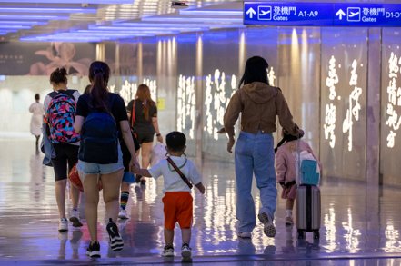 交通部觀光局公布今年第1季來台旅客與國人出國人次統計，來台旅客有110.9萬人次，超過觀光局預估。本報資料照