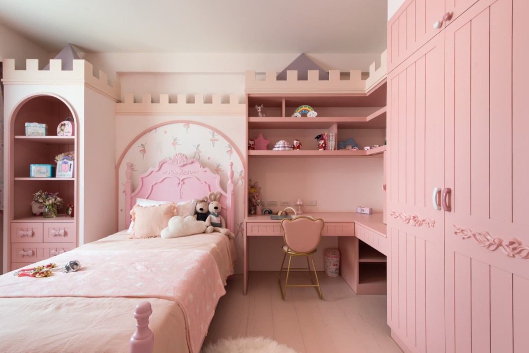 繽紛的莫蘭迪粉紅充分揮灑出Joanna最愛的法式住宅空間。