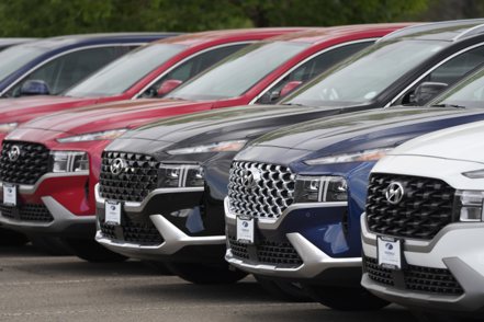 南韓現代和起亞汽車美國分公司表示，已和先前因為TikTok上的「起亞挑戰」（Kia Challenge）而車子失竊並提告的車主達成和解。  美聯社