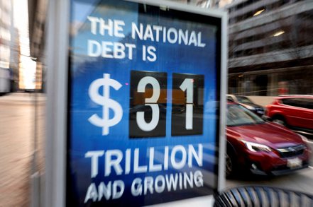 美國債務上限談判19日再次一度中斷，若繼續歹戲拖棚，可能掀起重大金融危機。  （路透）