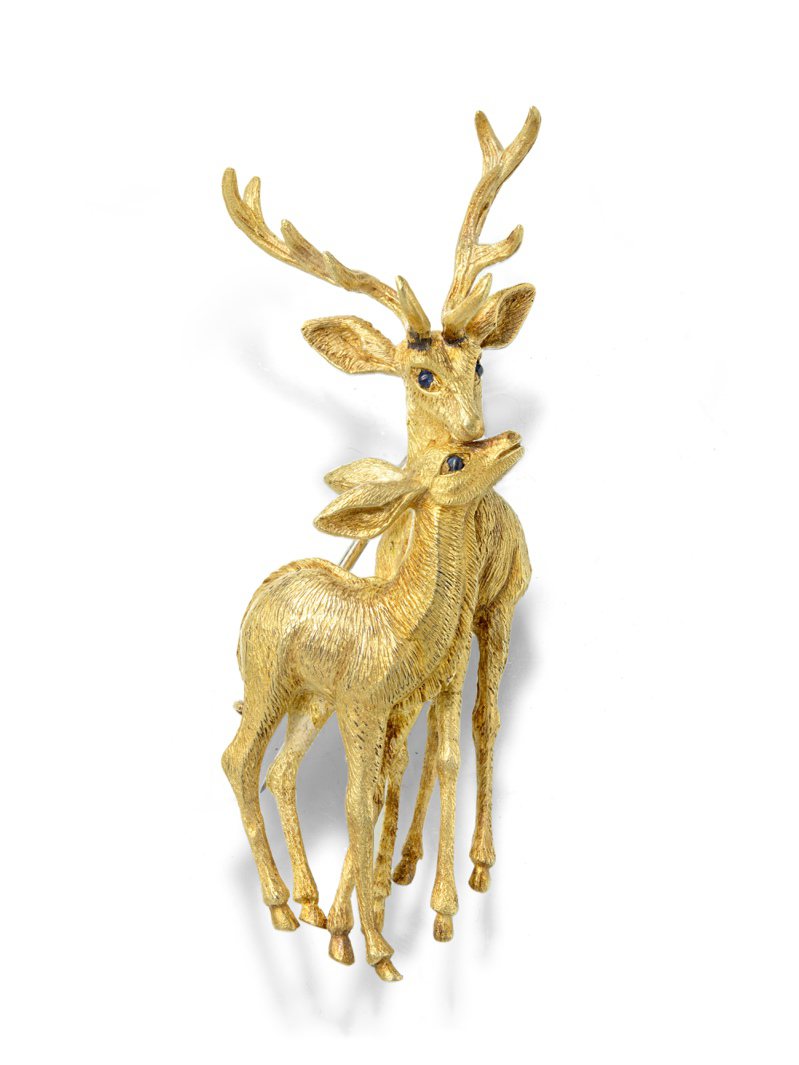 从鹿角、身形、眼神到四肢都栩栩如生的鹿形胸针，并拥有Hermes刻字与编号。图／藏家提供