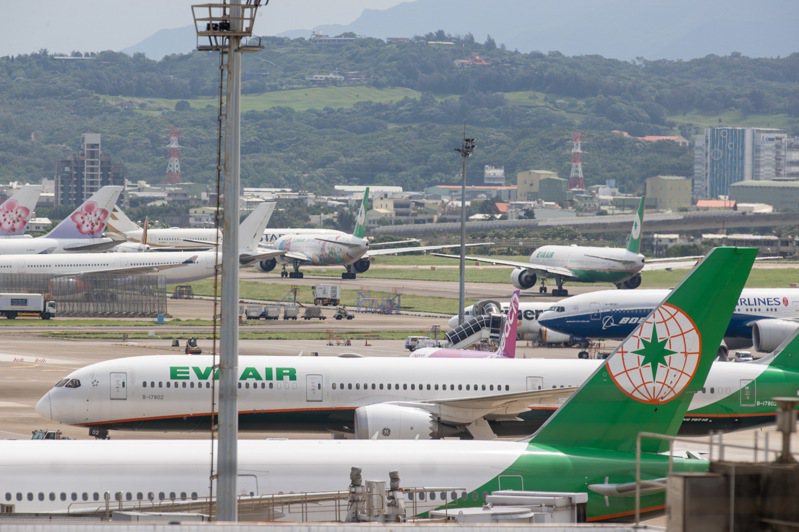 疫情後旅遊復甦，航空公司紛紛增開航班。記者季相儒／攝影