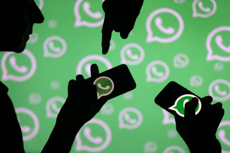 WhatsApp推出新功能，允許用戶在發出訊息15分鐘內編輯訊息內容。路透