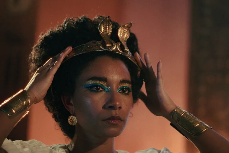 Netflix「埃及豔后」找來黑人女星愛黛兒詹姆斯主演引發爭議。圖／摘自推特