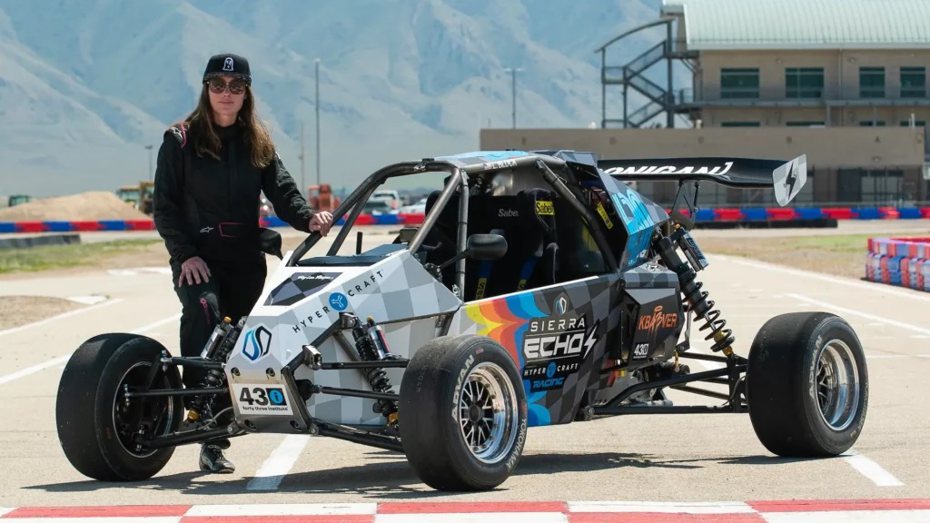 Lucy Block將駕駛一輛Sierra Echo EV特殊電動越野車參加派克峰爬山賽。 摘自Carscoops