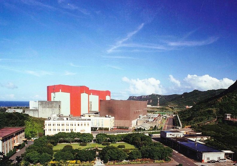 缺水與缺電將成為台灣產業發展最大的挑戰，東鋼黃炳樺指出不能放棄核能。圖為今年三月除役的核二廠2號機。台電提供
