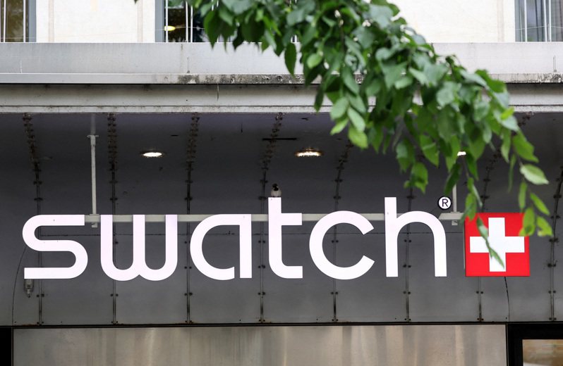 瑞士製錶企業Swatch昨天表示，馬來西亞當局近期突襲Swatch店鋪，沒收了164支「驕傲系列」（Pride Collection）系列手錶。 路透社