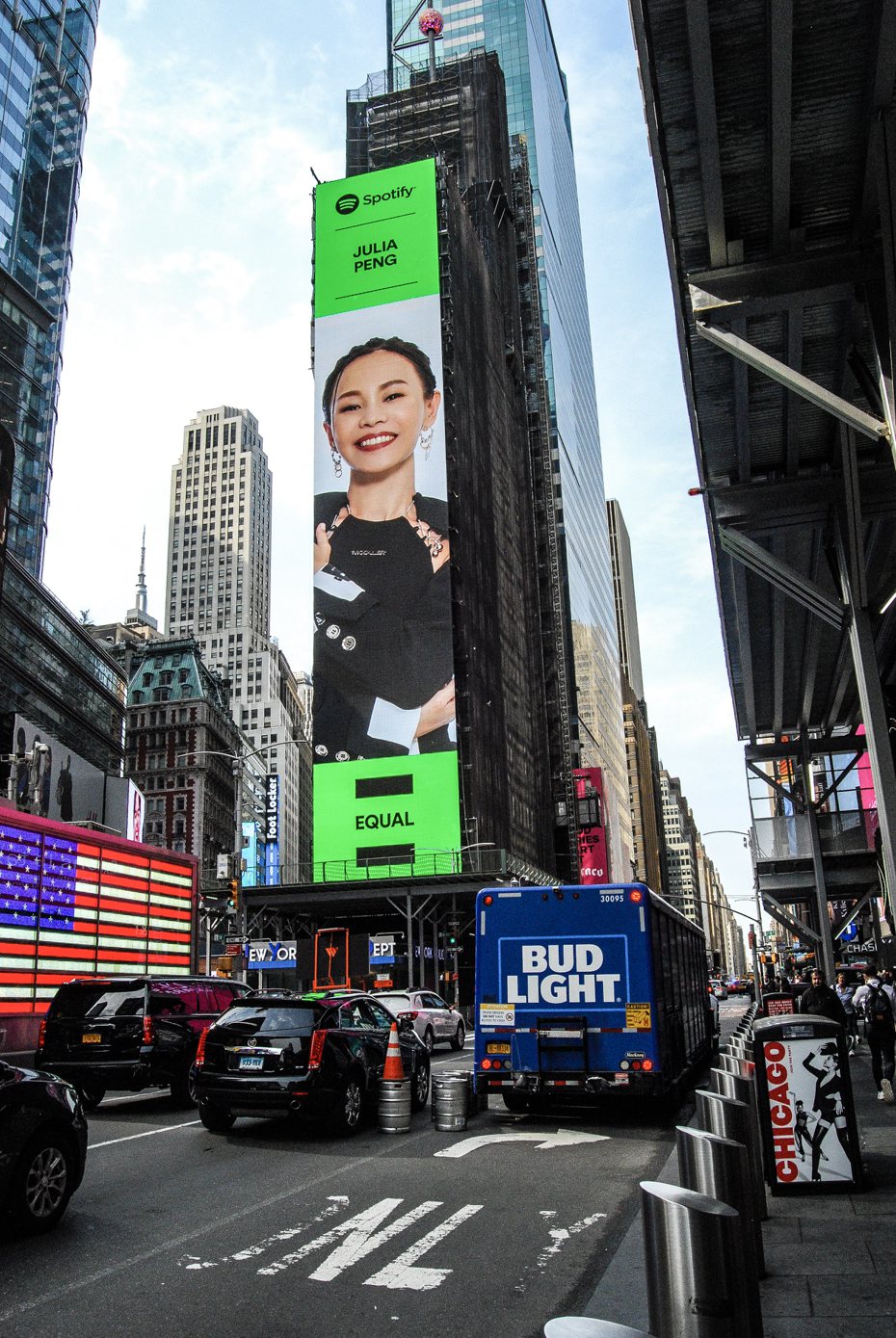彭佳慧登上紐約時代廣場大螢幕。圖／Spotify提供
