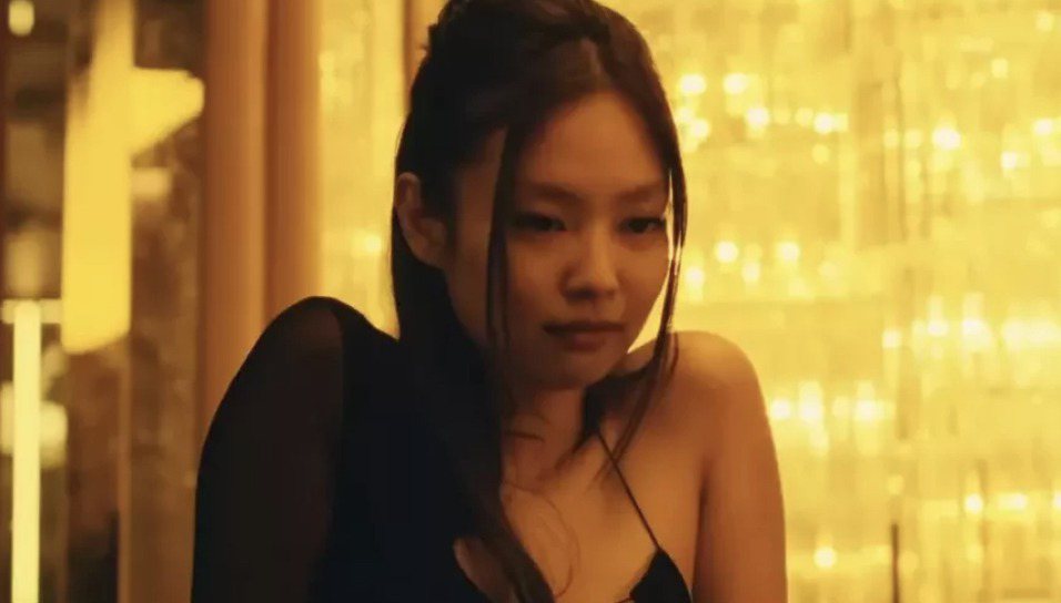 BLACKPINK Jennie参演美剧“偶像漩涡”作为演员首秀。图／摘自YouTube