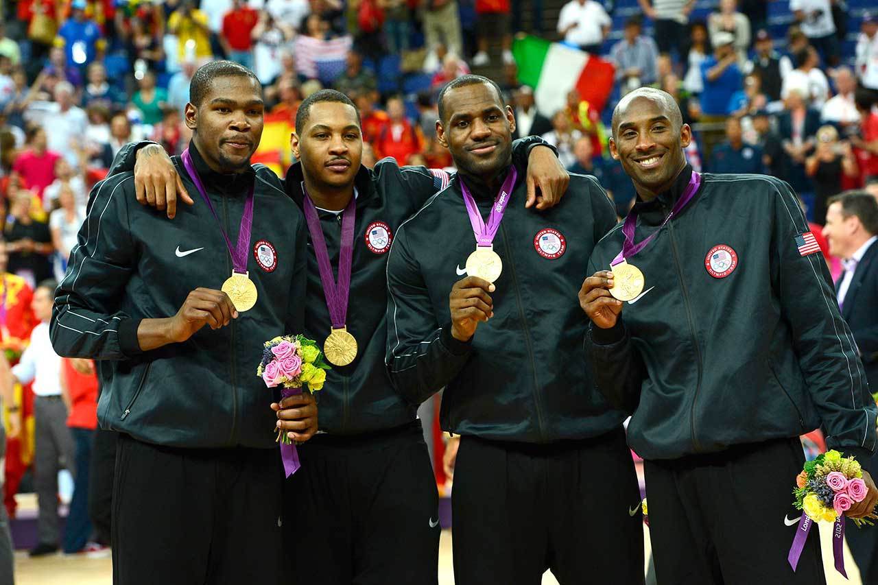安東尼(左二)入選過十次明星賽，拿過一次得分王，在奧運男籃賽更是戰功彪炳，可惜就是從未打進NBA總冠軍賽，成為他生涯最大遺憾。 歐新社資料照片