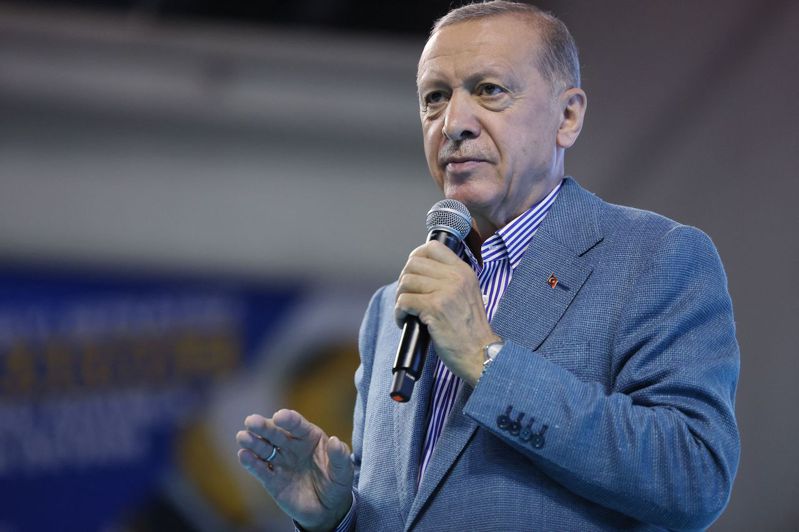 土耳其總統大選28日進行決選，觀察人士指出，俄羅斯當局期盼執政20年的總統厄多安大勝。法新社