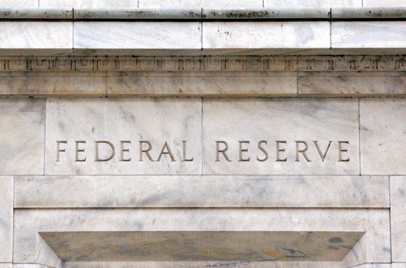 會議紀錄證實Fed在評估究竟還須升息多少，以壓縮經濟，從而控制通膨時，正在考慮是否要暫停升息。路透