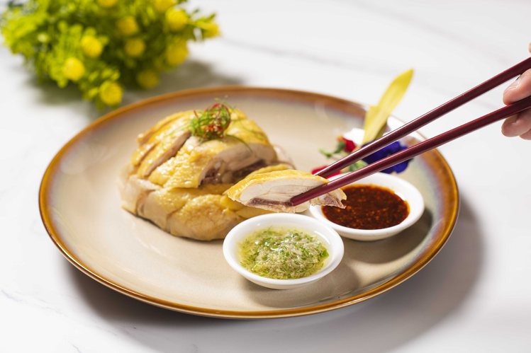 新菜「鹹香雙味三黃雞」。圖／台北遠東香格里拉提供