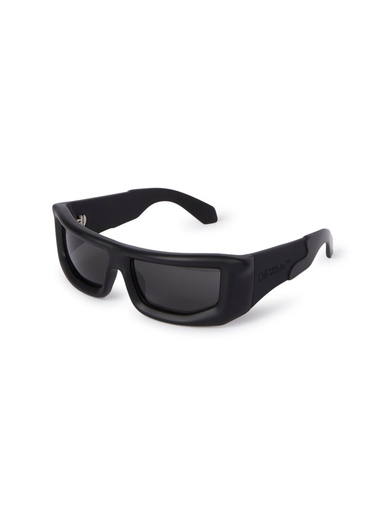 Off-White Volcanite黑框太陽眼鏡，15,300元。圖／Off-...