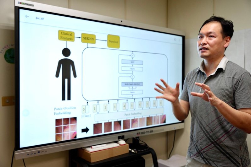 政大圖檔所副教授羅崇銘與北榮團隊合作，建立能預測大腸癌病患五年存活率的AI模型，大幅提升大腸癌預後的準確度。圖／政大提供