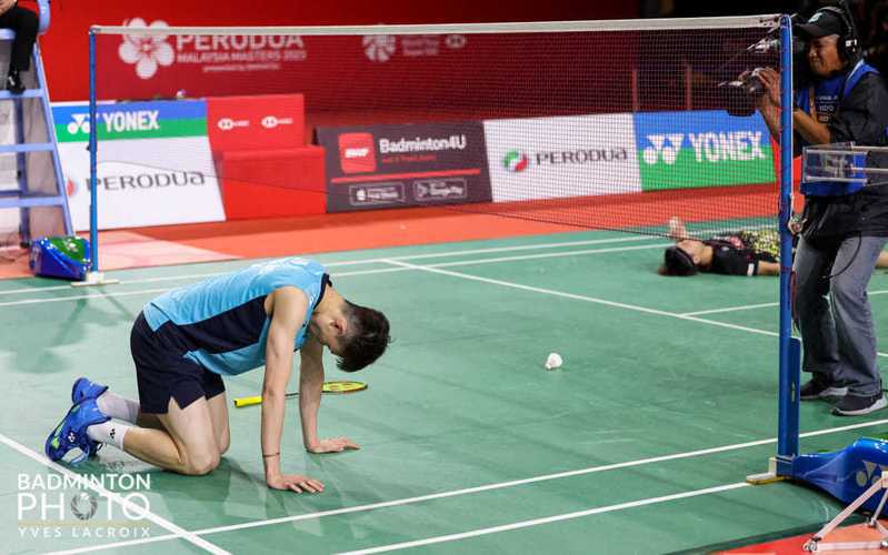 林俊易(左)打得精疲力盡。 Badminton Photo提供