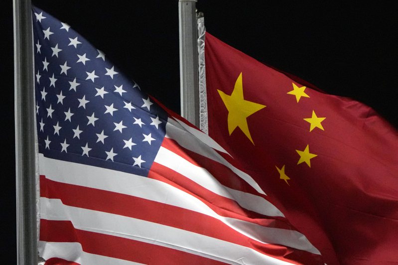 五角大廈發言人賴德在一份聲明中說，中國已通知美國，拒絕中國國防部長李尚福與美國國防部長奧斯汀本週在新加坡會見的邀請。美聯社