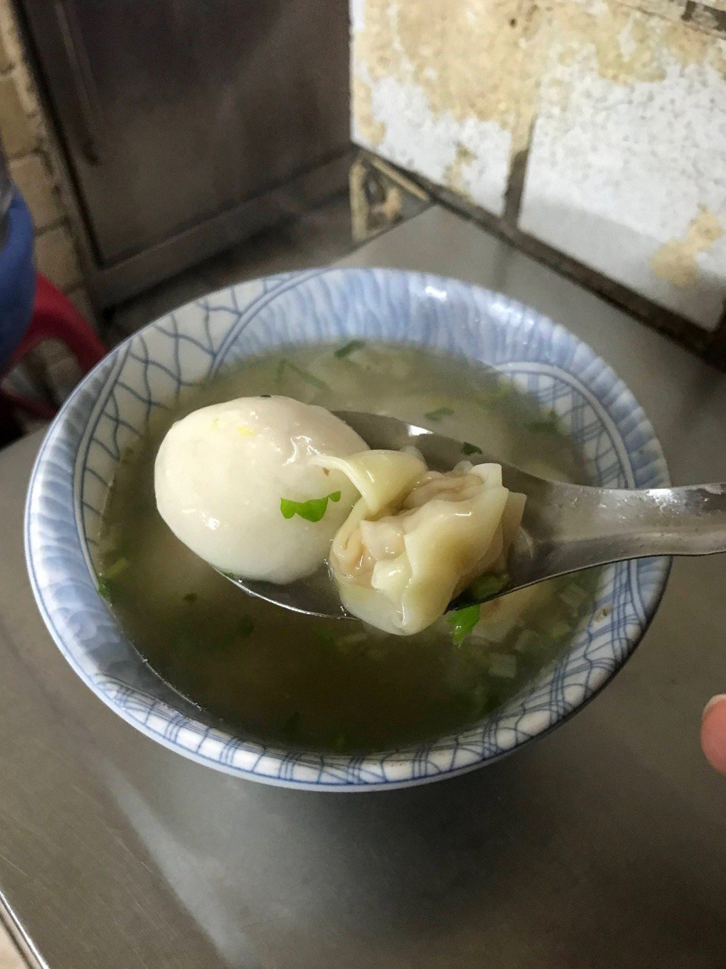 王瑞瑤的精選小吃｜中央市場糯米水餃-糯米水餃湯。圖／王瑞瑤 提供