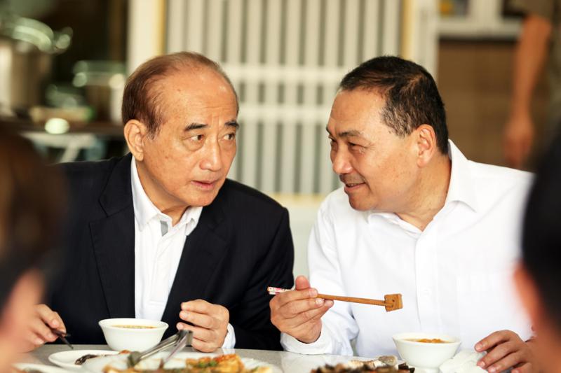 立法院前院長王金平（左）上午在自宅宴請侯友宜（右），兩人共進早餐。記者劉學聖／攝影