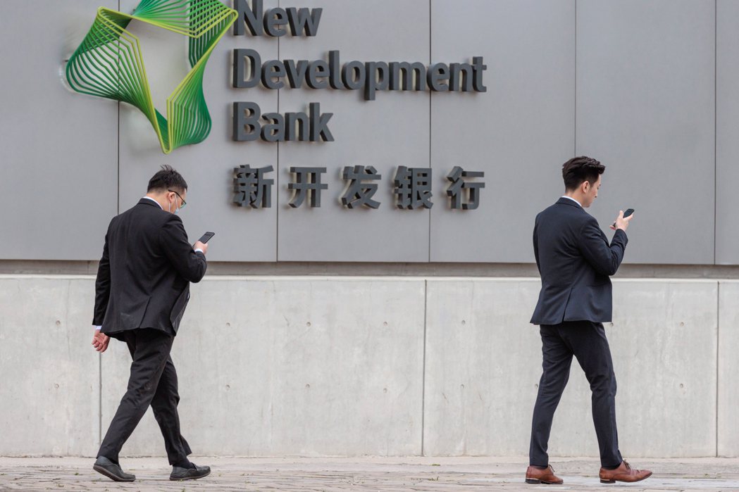 FT報導，沙烏地阿拉伯正在討論加入中國大陸主導的新開發銀行。歐新社