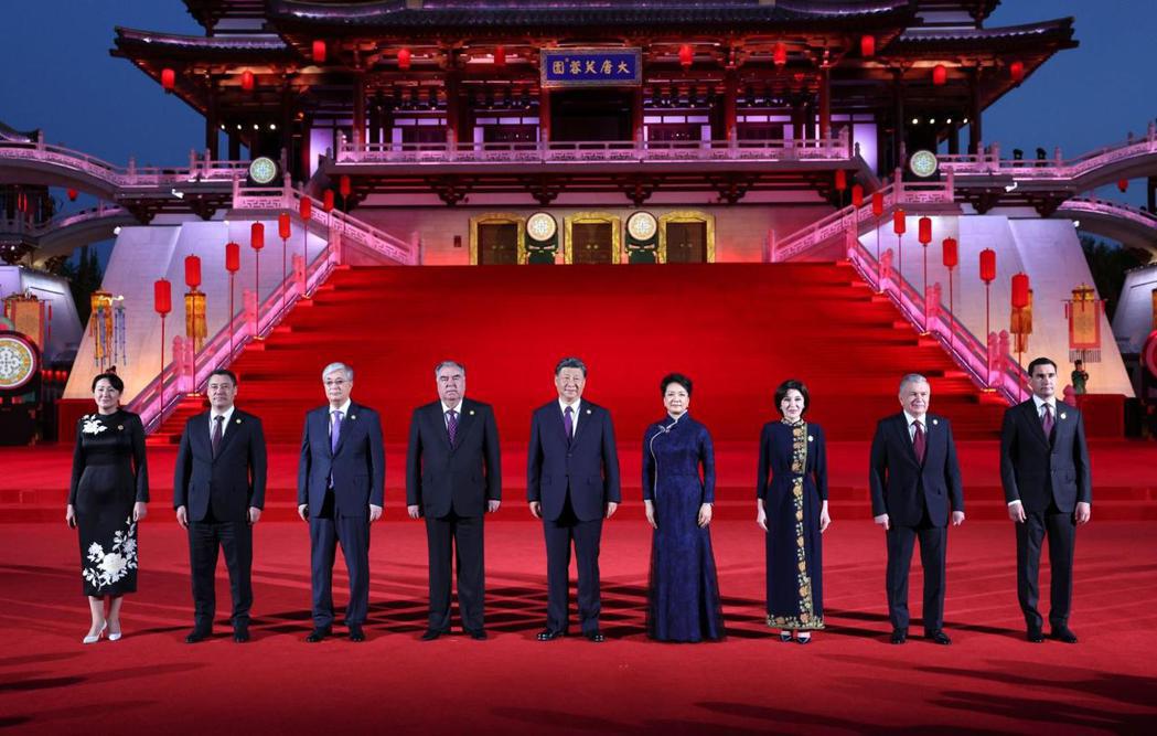 首屆「中國—中亞峰會」在5月18日至19日在中國西安圓滿舉行，中國國家主席習近平...